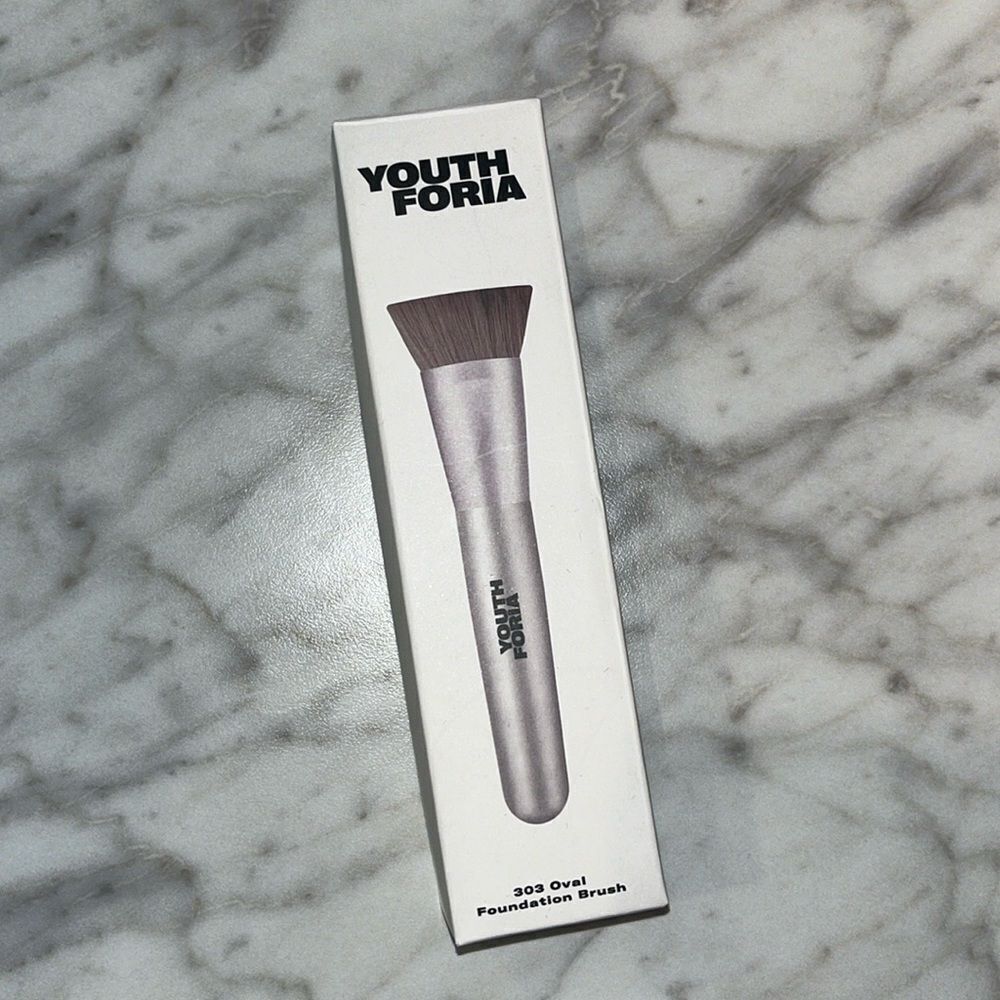YOUTHFORIA OVAL FOUNDATION BRUSH - Picture 5 of 6